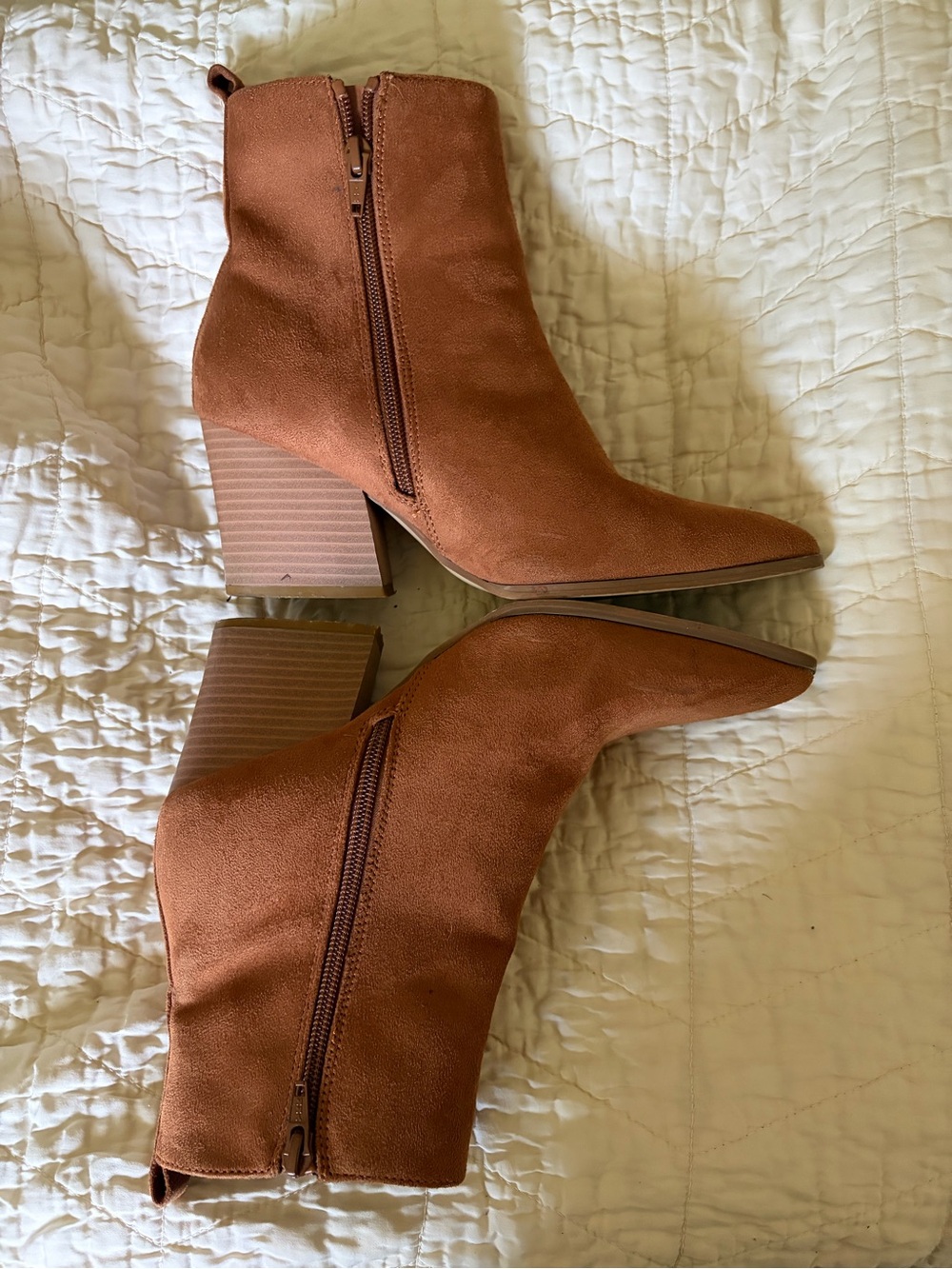 Women's Pointed Toe Ankle Boots - Brown Suede - Picture 3 of 4